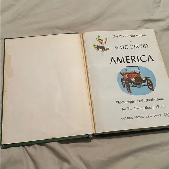 Disney *Vintage* 1965 The Wonderful Worlds of Walt Disney Four-Volume Boxed Set - Picture 12 of 16